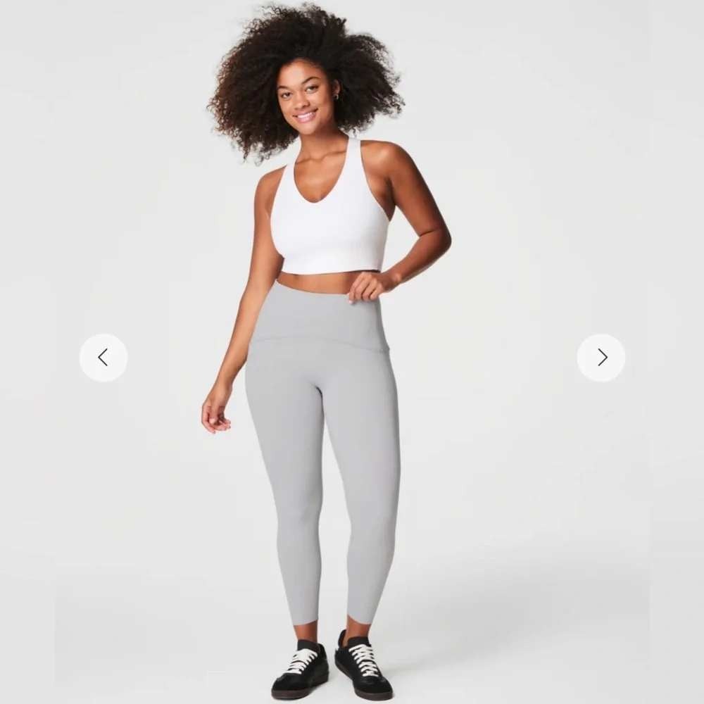 NWT SPANX Shape Booty Boost Side Pocket Leggings Cloudy Grey XS